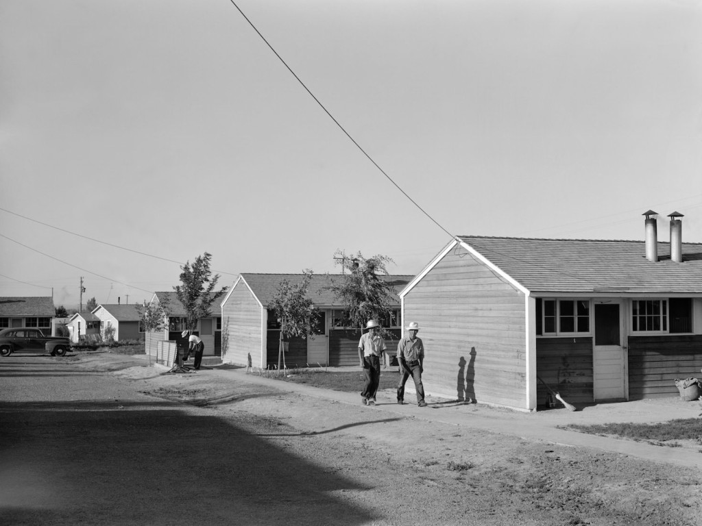 The Twin Falls farm labor camp in July 1942. Library of Congress, Prints & Photographs Division, FSA-OWI Collection, LC-USF34-073771-D.